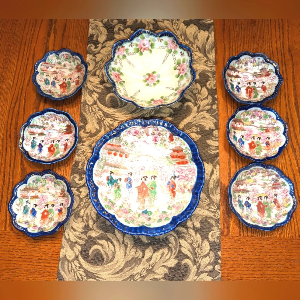 8pc Bowl Set Decorative Antique Vintage Japanese Porcelain Cobalt Blue Scalloped